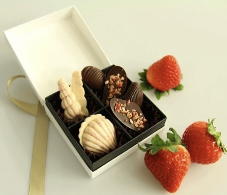 【限定商品】苺のチョコレートボックス (4個入り)